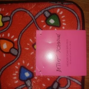 NEW Betsey Johnson • Red Memory Foam Holiday Christmas Lights Small Bath Rug